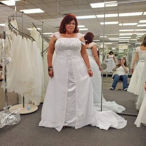 Elegant White Wedding Dress